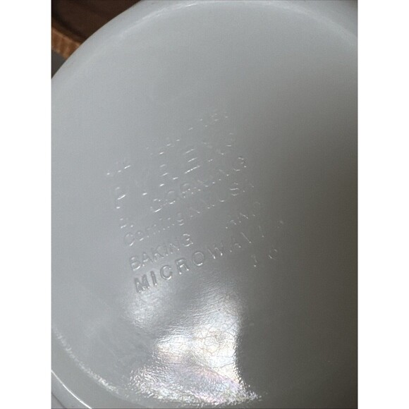 Pyrex Butterfly Gold Mixing Bowl # 402 - 1½ QT - 1.5 L Nesting Mixing Bowl 7¼" - Picture 12 of 12